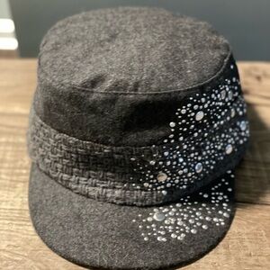 D&Y studded silver ball cap.